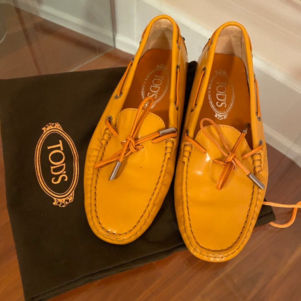 Pre-loved Tods Yellow Brown Loafers
